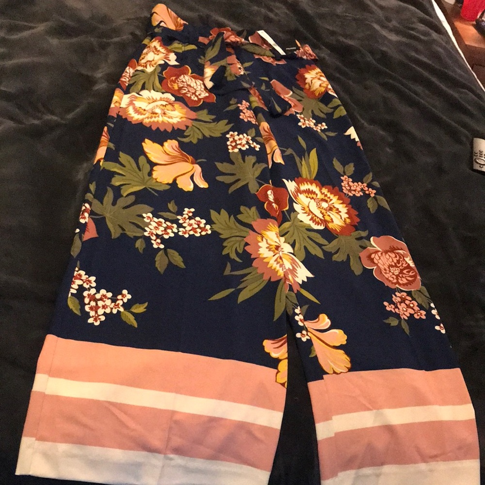 Fashionistas!!! These are for you. NY&Co Palazzo Pants Size 8